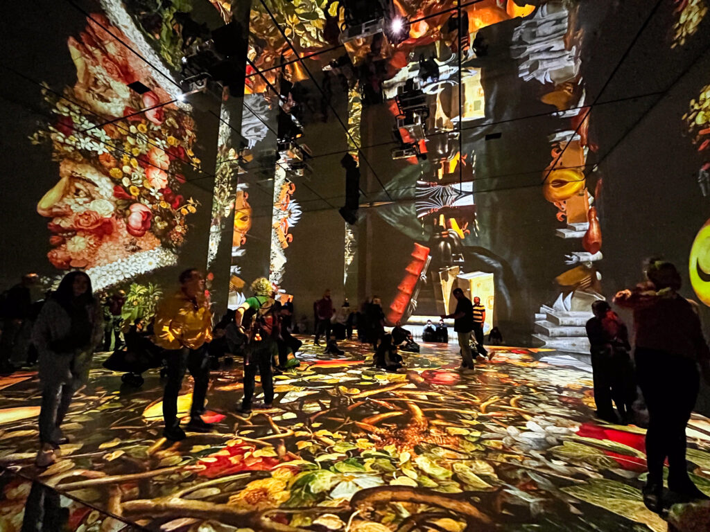 frameless immersive art